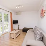 Appartamento Petea Omiš