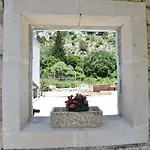 Petea Appartamento Omiš