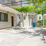 Petea Omiš
