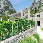 Petea Appartamento Omiš