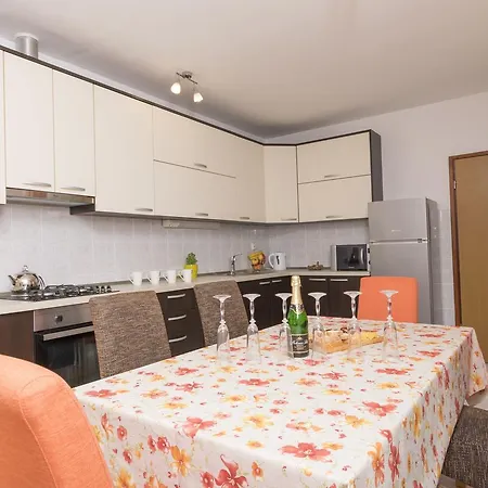 Apartment Petea Omiš