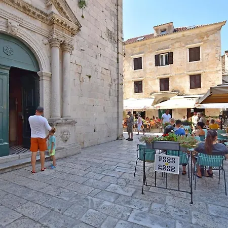 Apartment Petea Omiš