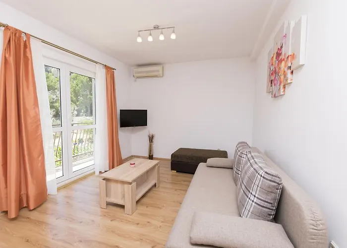 아파트 Petea 오미스